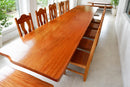 Conjunto de Mesa de Madeira Maciça em Cedro Mara (400cm x 90cm x 6cm) com 10 Cadeiras Rústicas Coloniais + 02 Bancos de Cabeceira(90cm x 36cm x 4cm) – Pés formato Taça - Verniz Auto-Brilho